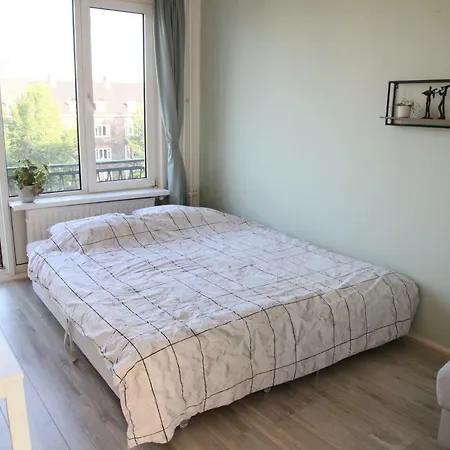 Beautiful Studio By The Cannel In Central Apartament