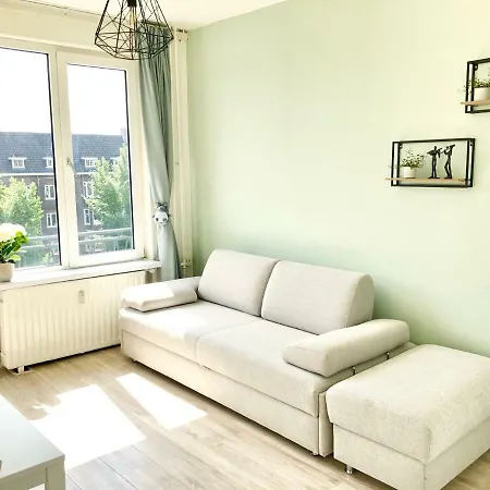 Beautiful Studio By The Cannel In Central *