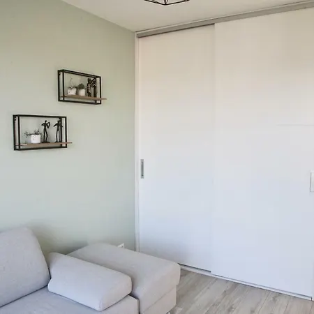 Beautiful Studio By The Cannel In Central 아파트